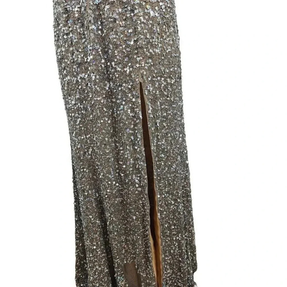 BG Haute Women's Silk V-Neck Silver Floor Length Sequin Evening Gown Size 0 NWOT - Picture 4 of 16